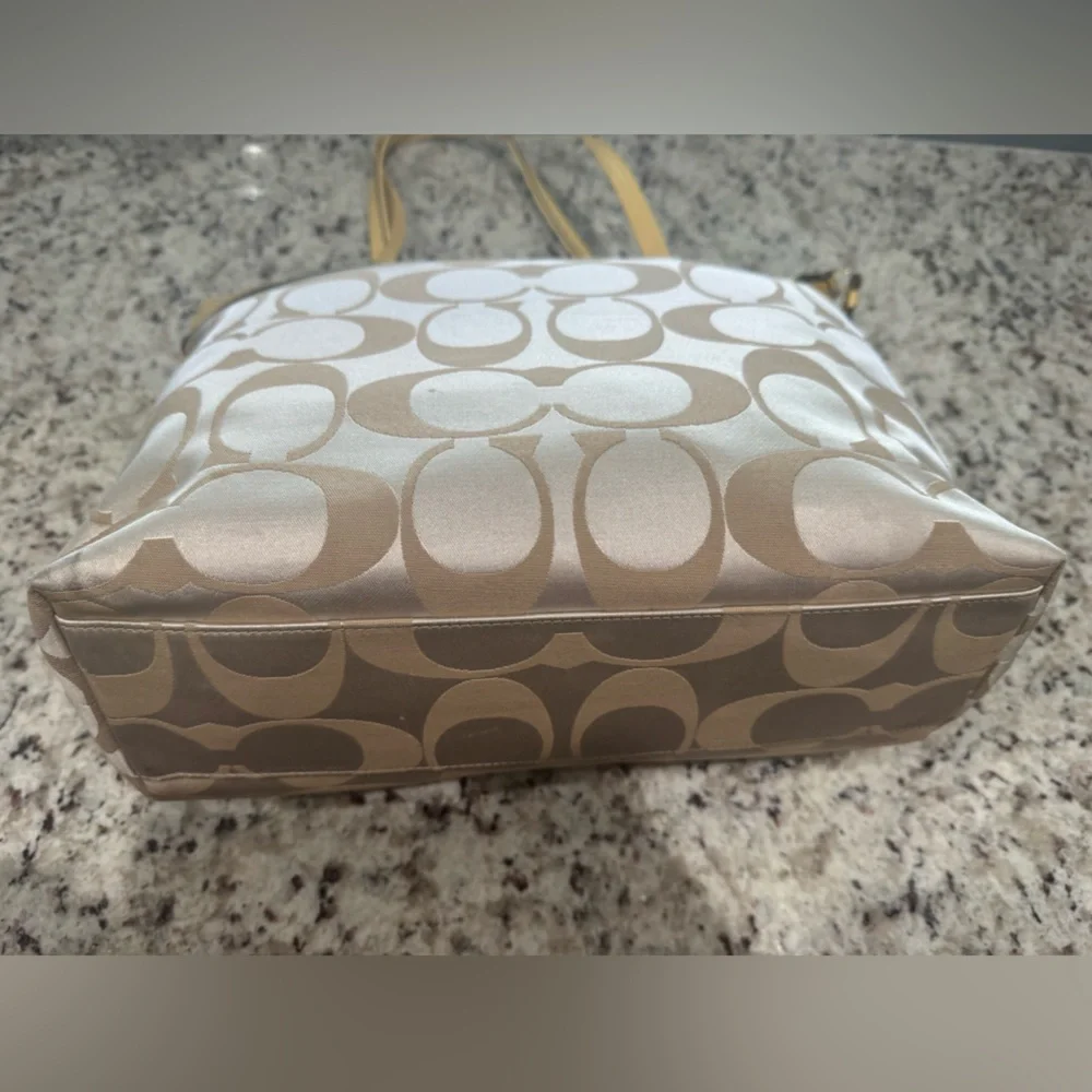Coach Laura Secret Admirer Tote Bag